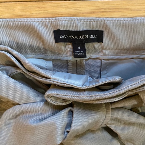 Banana Republic paper bag shorts size 4 - Picture 2 of 3